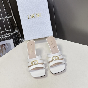 Dior's latest chunky - heeled fashion shoes from the Spring - Summer 2026 runway show