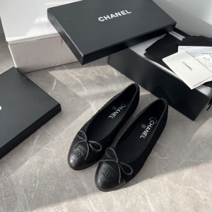 Chanel black leather-trimmed bow flats