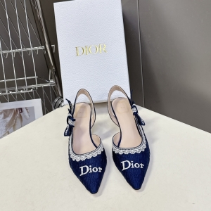 Dior's latest chunky - heeled fashion shoes in the Spring - Summer 2026 runway show