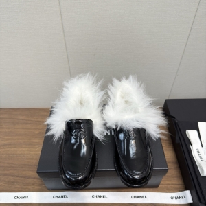 25n Autumn/Winter Furry Shoes Collection: Loafers, Fuzzy Shoes