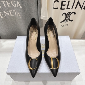 Dior 2026 Spring - Summer new - style pointed - toe high - heeled fashion shoes! Black color, top - notch version.