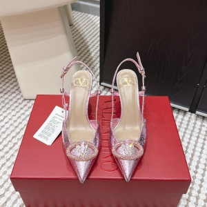 (VALENTINO) Limited Edition Shoes, Crafted with Exquisite Italian Craftsmanship 👑👑💝💝💝