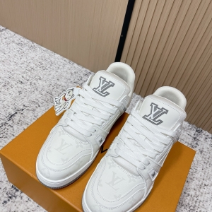 LV trainer sports