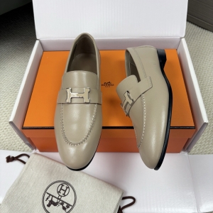 Hermès' classic Paris series loafers