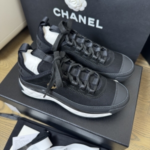 Chanel-style black and gray color-blocked casual sneakers
