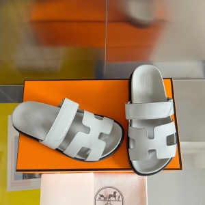 Hermès Chypre collection, retro-style slippers, H-shaped slippers, Velcro sandals.
