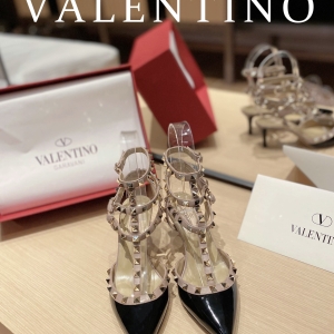 (VALENTINO) Limited Edition Shoes, Crafted with Exquisite Italian Craftsmanship 👑👑💝💝💝