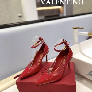 (VALENTINO) Limited Edition Shoes, Crafted with Exquisite Italian Craftsmanship 👑👑💝💝💝