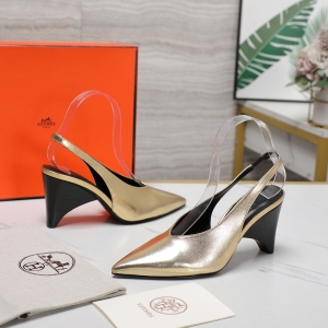 Hermès Trocadéro metallic pointed-toe sandals (gold version)