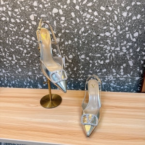 VALENTINO New Patent Leather V-Buck Sandals 👑👑 Best Quality ❤️❤️