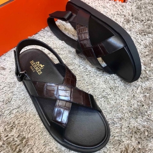 Hermès sandals belong to Heracles.