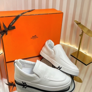 Hermès Kiddy Collection White Leather Casual Sneakers