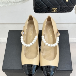 CHANE*｜The classic Chanel double C giant pearl heel