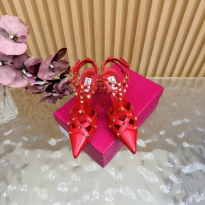 (VALENTINO) Limited Edition Shoes, Crafted with Exquisite Italian Craftsmanship 👑👑💝💝💝