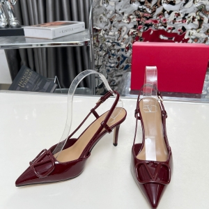 (VALENTINO) Limited Edition Shoes, Crafted with Exquisite Italian Craftsmanship 👑👑💝💝💝