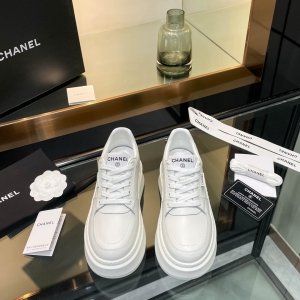 Chanel-style all-white platform casual sneakers