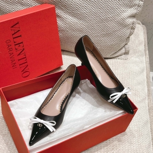 Valentino Early Spring New Arrivals 🔥