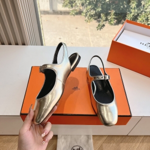 Hermès shoes are called Kleo slingbacks.
