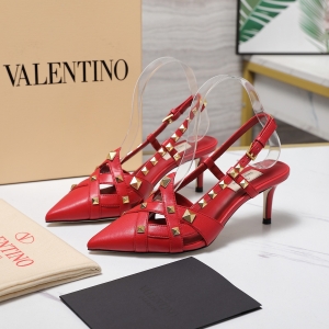 (VALENTINO) Limited Edition Shoes, Crafted with Exquisite Italian Craftsmanship 👑👑💝💝💝