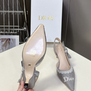 Dior's latest chunky - heeled fashion shoes in the Spring - Summer 2026 runway show