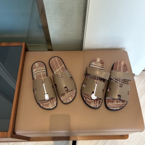 Hermès Classic H Slippers - Men's Sandals/Beach Shoes